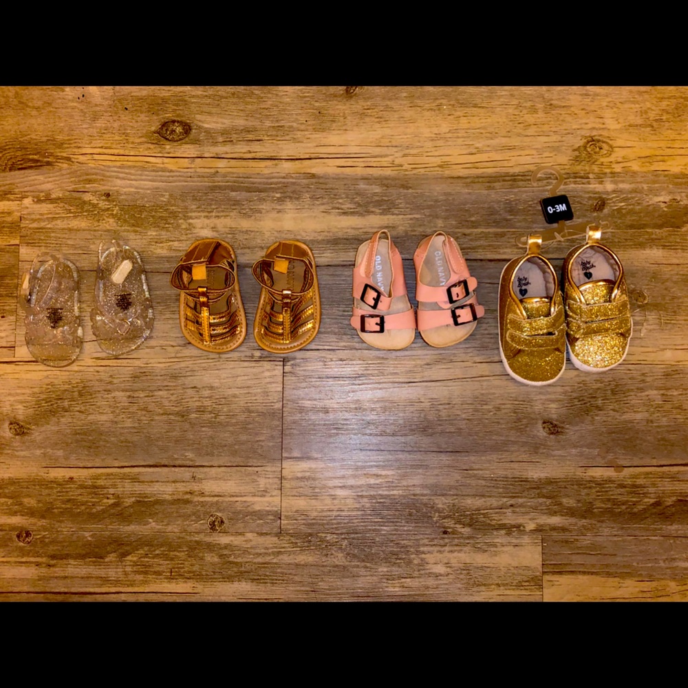 Bundle 3 Old Navy sandals and 1 Oshkosh shoe 0-3M